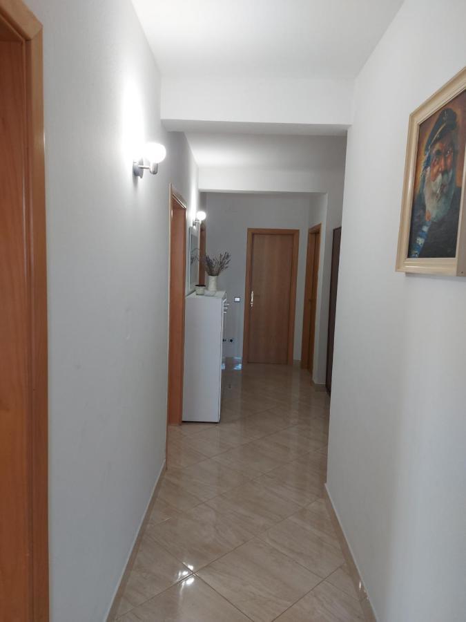 Apartman Mb โปดสตรานา ภายนอก รูปภาพ
